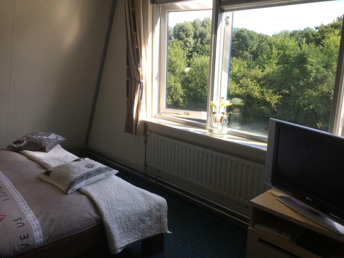Bed And Breakfast Ineke En John Hoofddorp Exterior foto